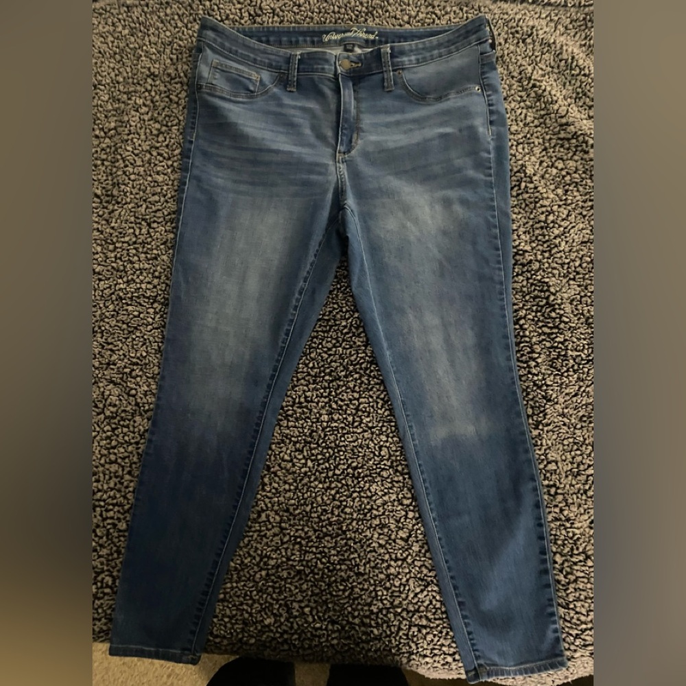 Universal Thread Women's Skinny Jeans in Blue